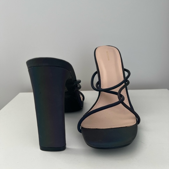 π¦ PLT Reflective Strappy Heel π¦ - Picture 4 of 6